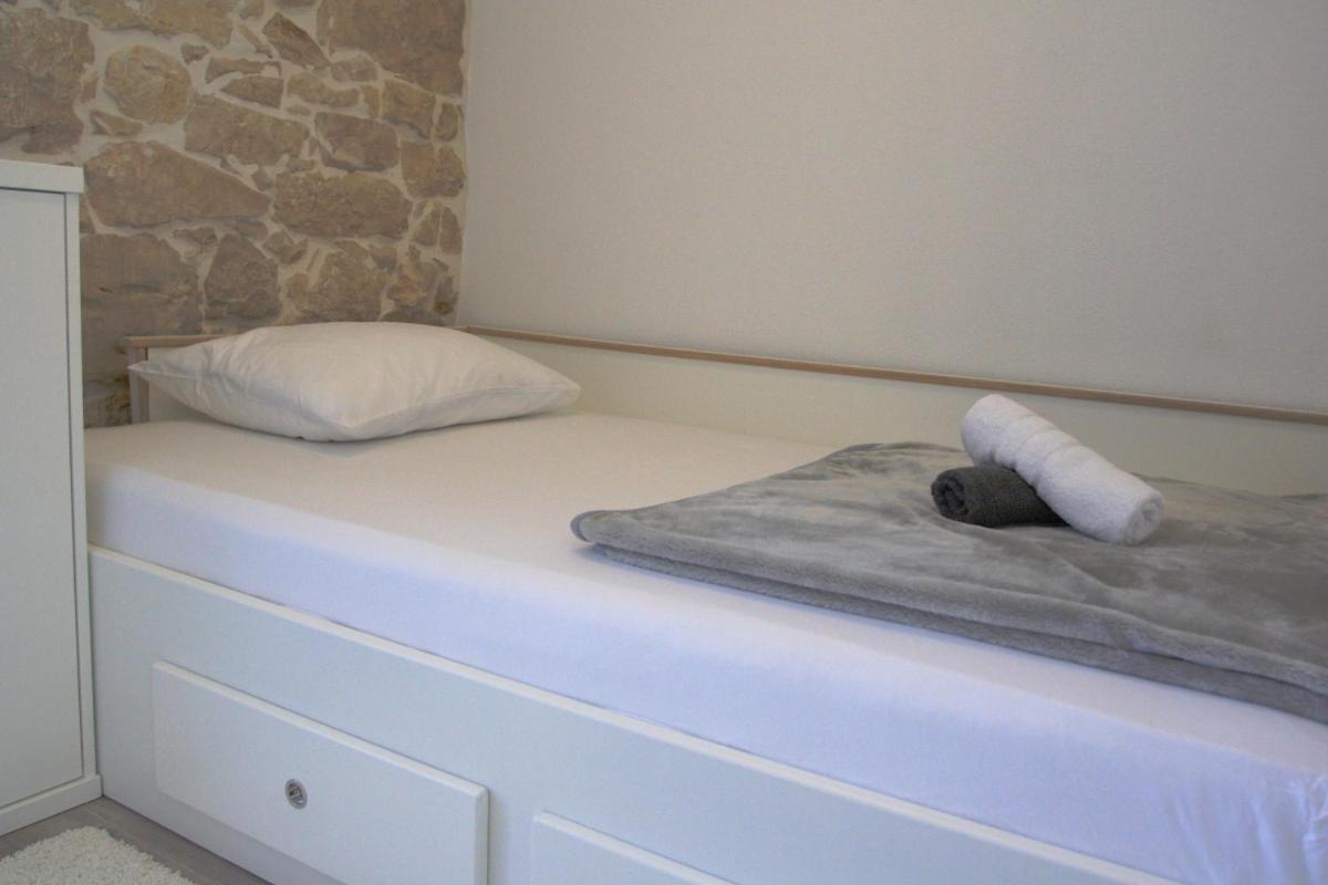 Apartmani Mustaca Dvori Привлака Екстериор снимка